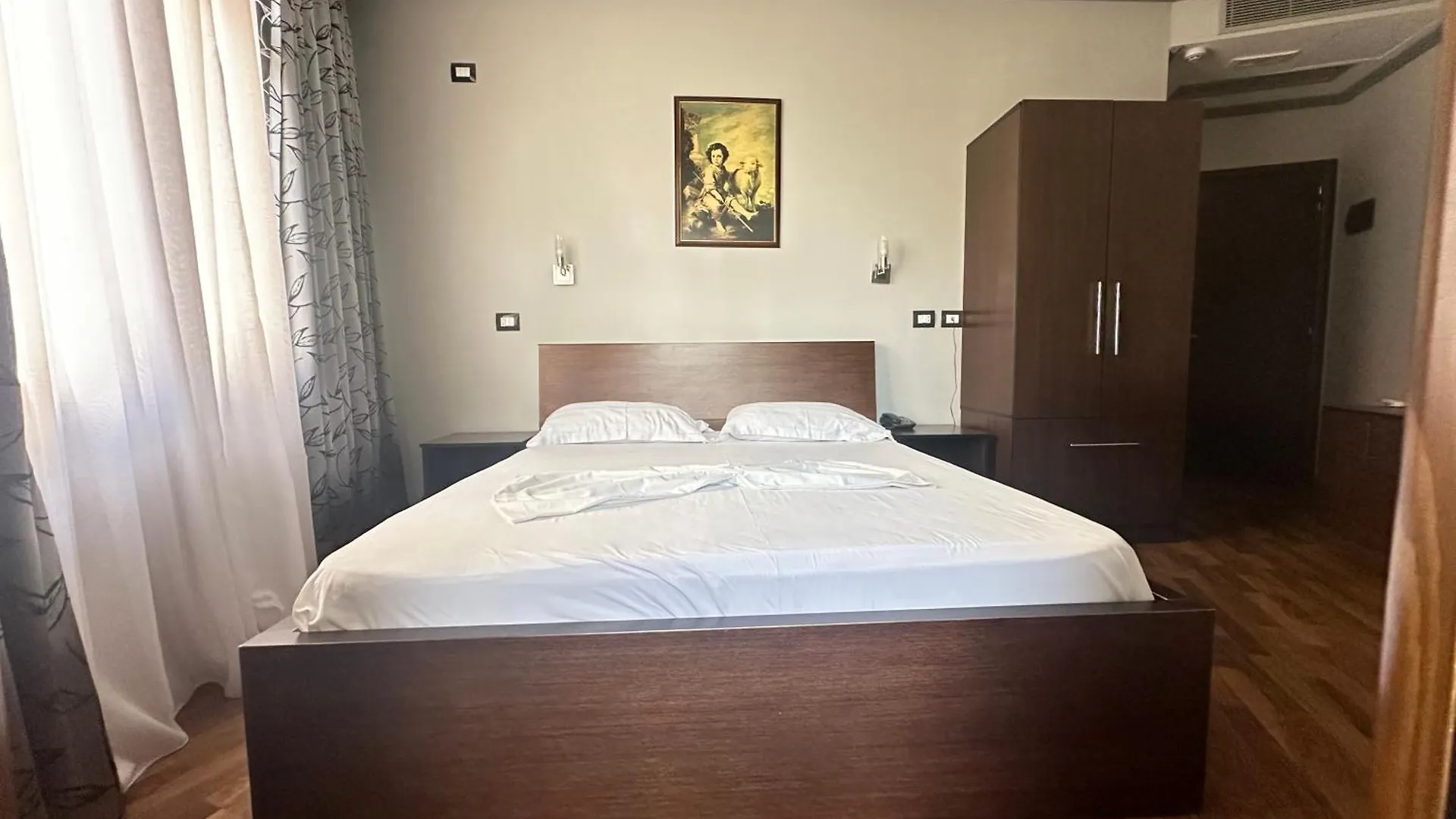*** Bed & Breakfast Panorama Rooms Hotel Near The Old Bazaar Kruje Albania